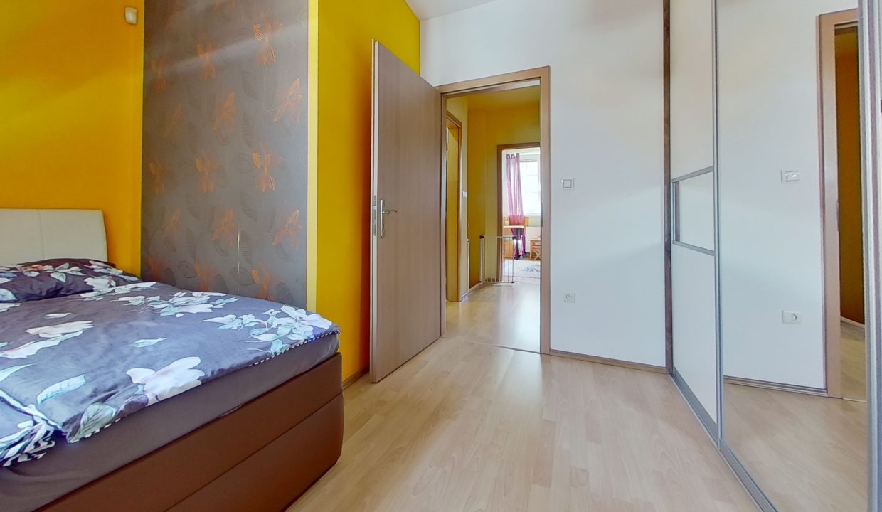 11048-Cierny-chodnik-Bedroom (1)